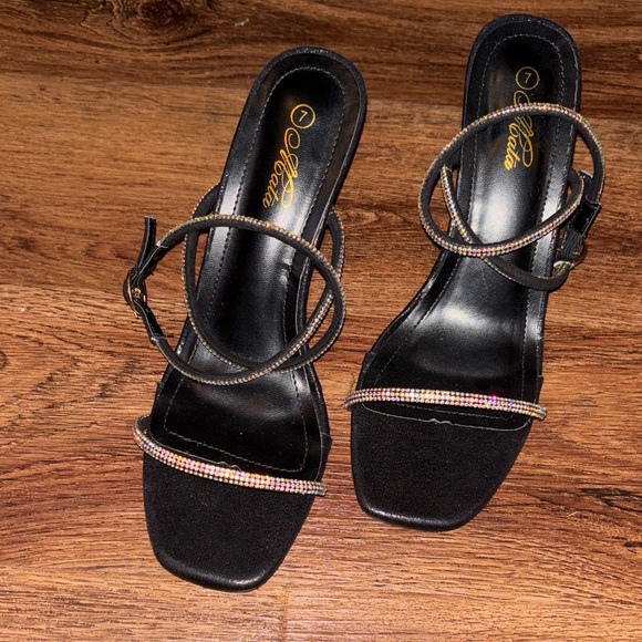 Elegant Black Strappy Heels - Picture 1 of 7